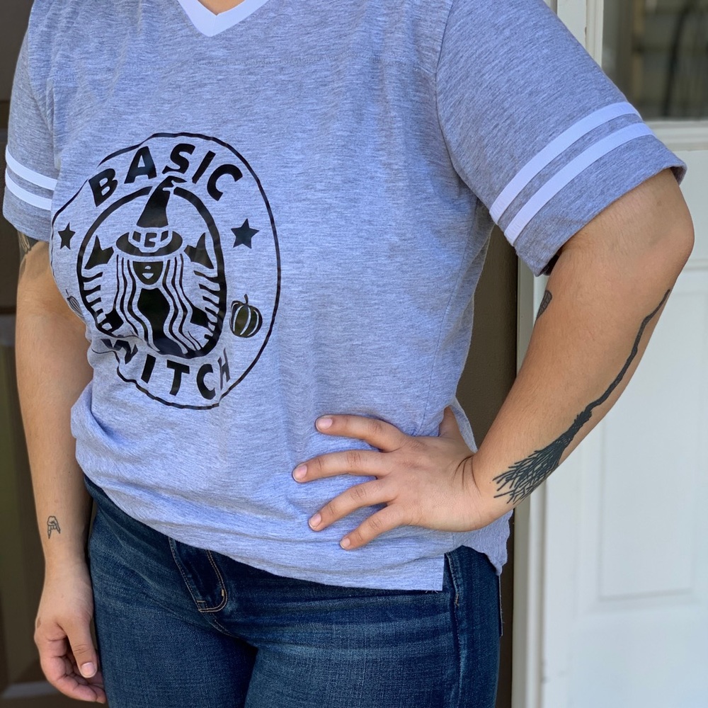 ✨New Listing!!✨ Basic Witch baseball tee XL!!